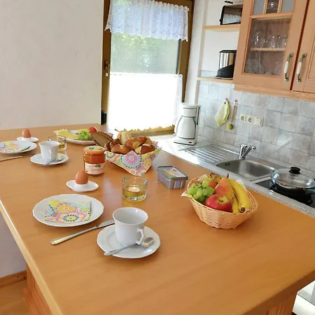 With Garden In Eimelrod Apartment *